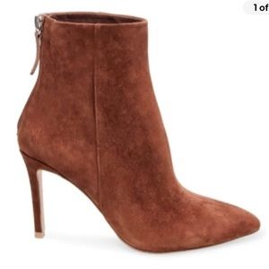 Steve Madden Carey Heel Pointed Toe Bootie Brown Suede Womens Shoe Boots